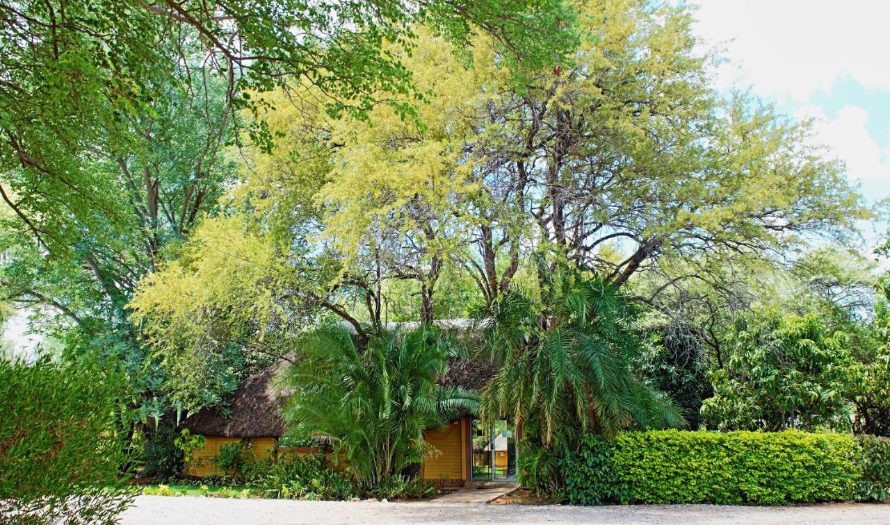 Divundu Guest House Exterior foto